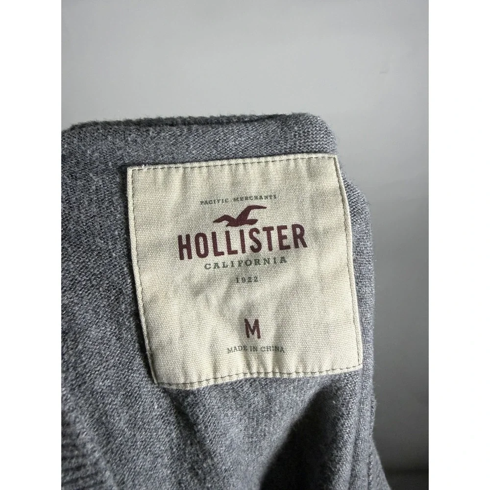 Hollister california button